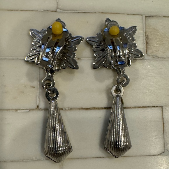 Frozen Elsa Snowflake Necklace, Earrings, Hair barrettes & Notepad w/pen - Picture 8 of 13